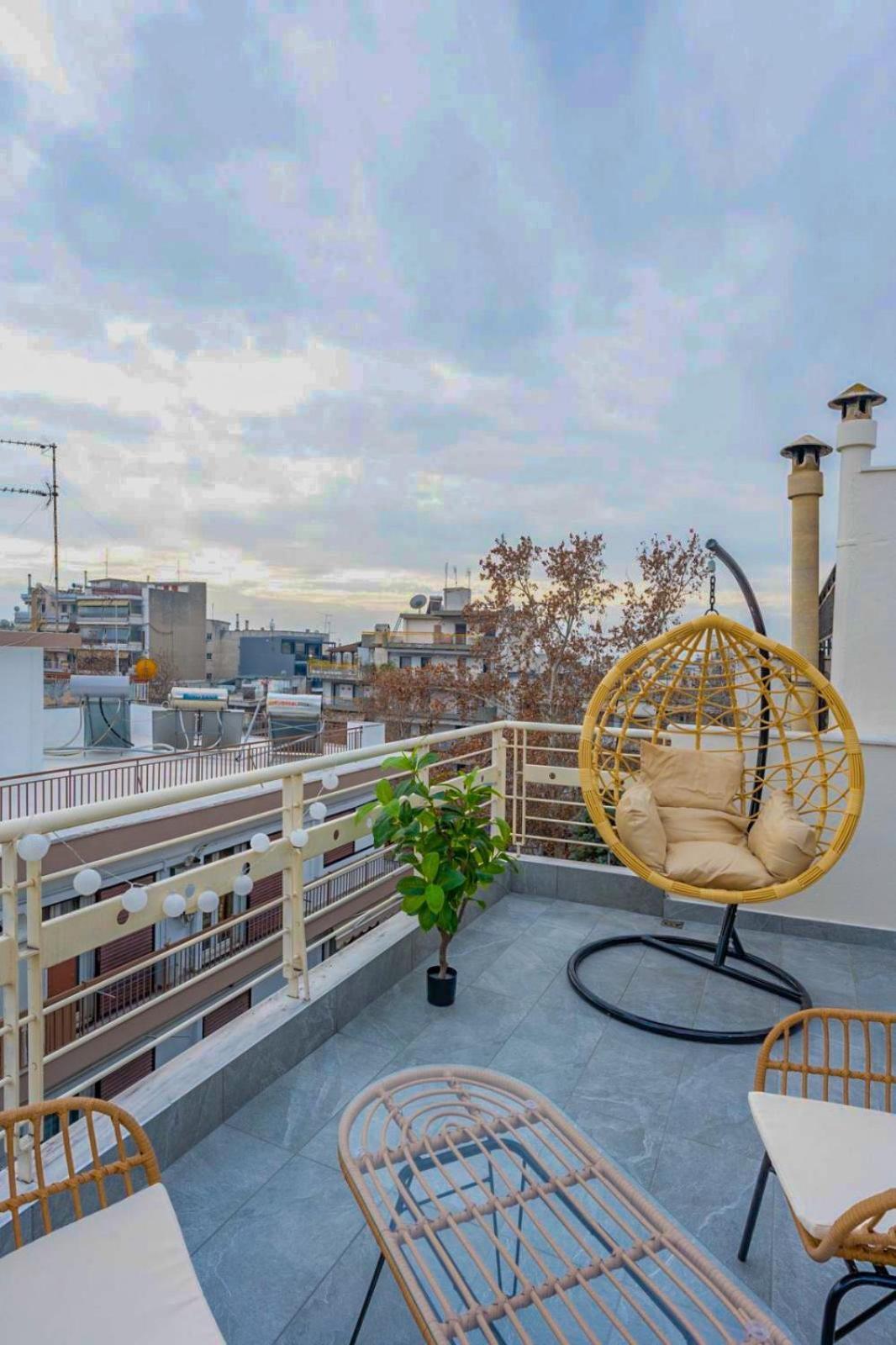 Pomegranate Luxury Penthouse Maisonette With Beautiful Terrace & Free Parking By Binobi ! テッサロニキ エクステリア 写真