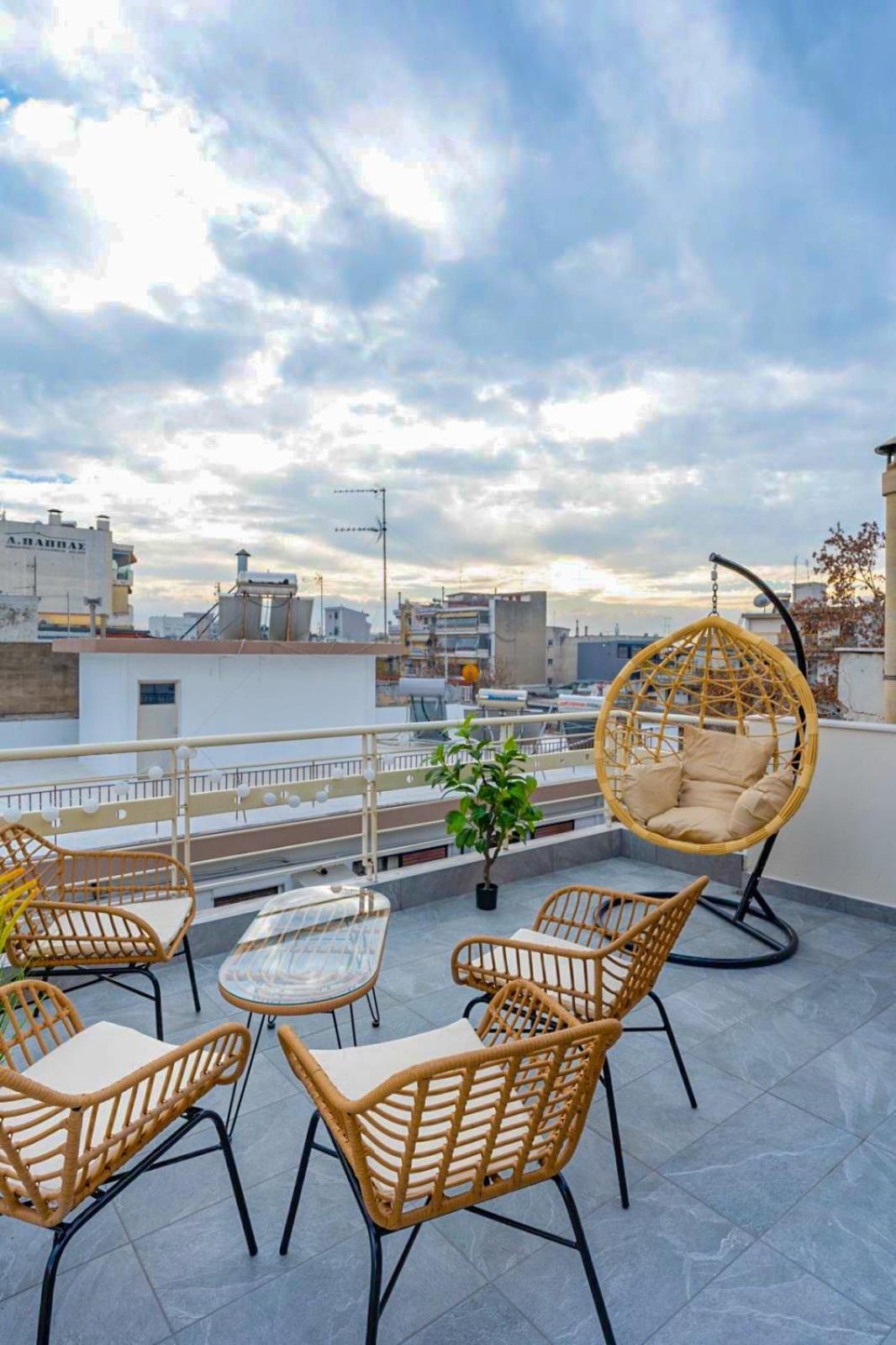 Pomegranate Luxury Penthouse Maisonette With Beautiful Terrace & Free Parking By Binobi ! テッサロニキ エクステリア 写真