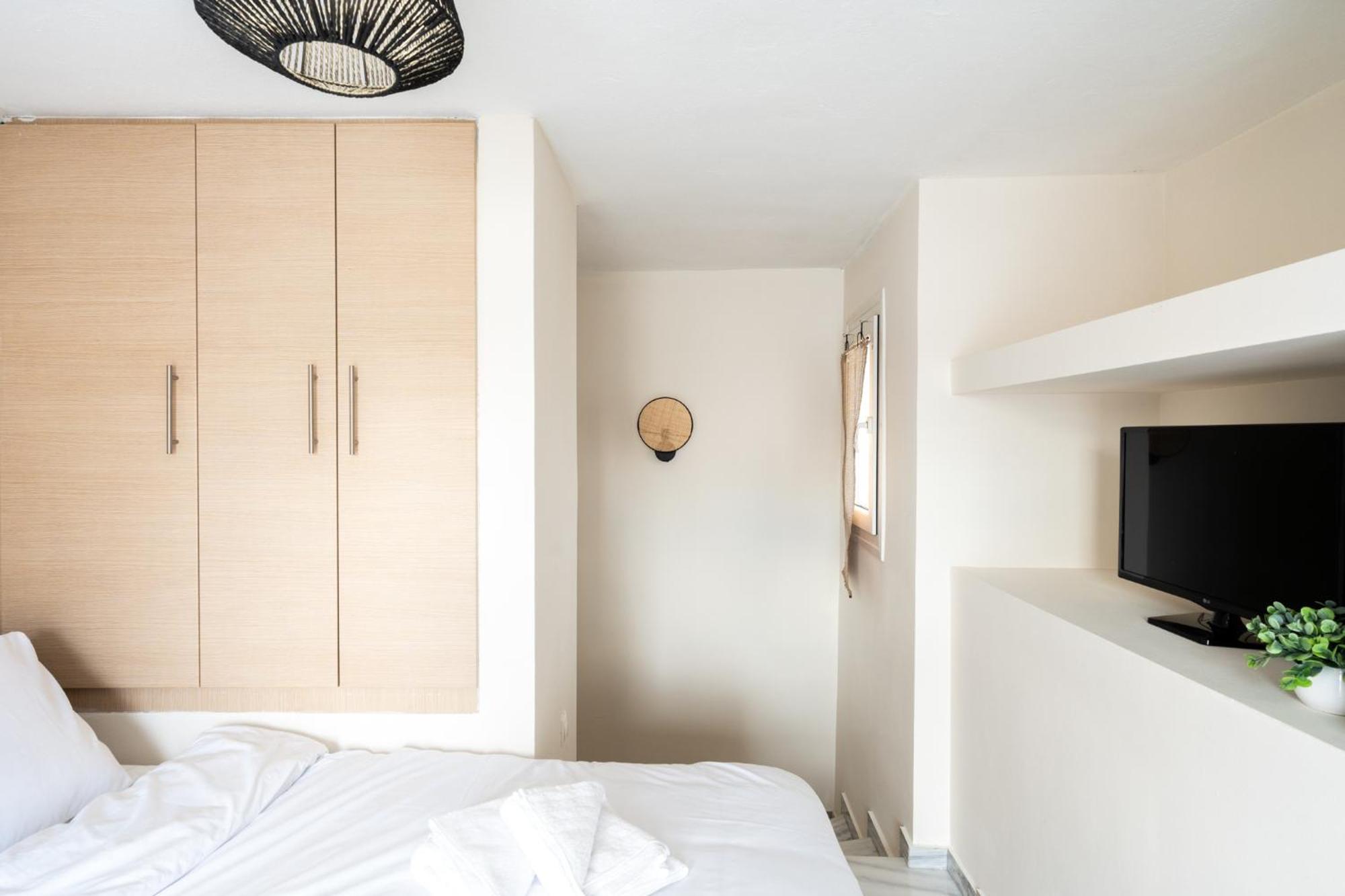 Pomegranate Luxury Penthouse Maisonette With Beautiful Terrace & Free Parking By Binobi ! テッサロニキ エクステリア 写真